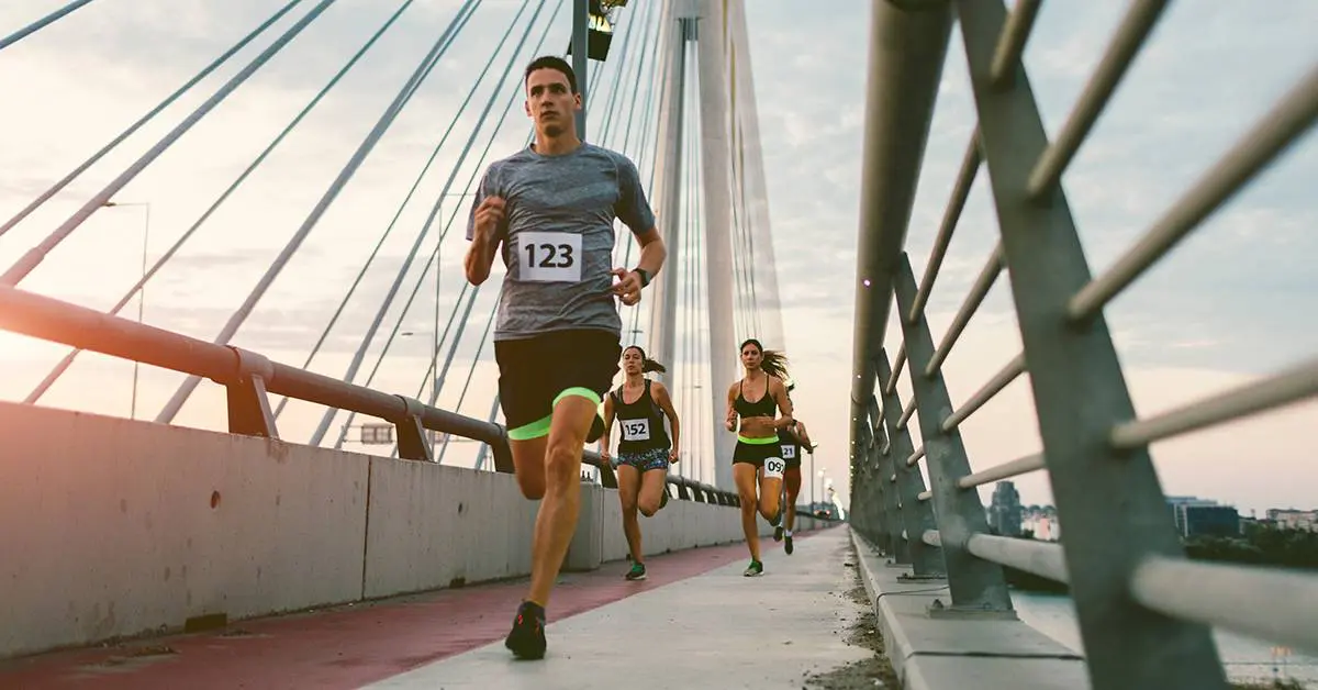 ¿Cuántas veces debes comer por día cuando te preparas a una competencia?