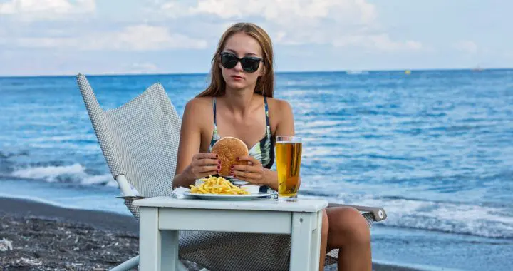 Existen varios factores que pueden jugar un papel clave en la aparición de la celulitis