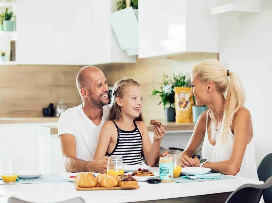 Involucra a tus amigos, pareja y familia Involucra a tus amigos, pareja y familia