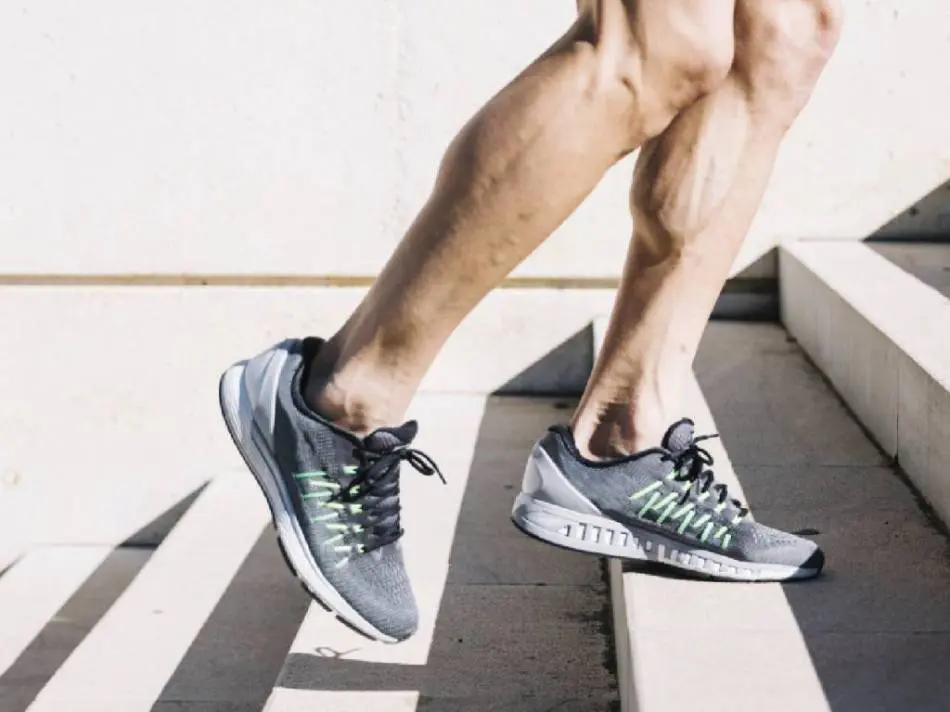 Rutinas para caminar con fuerza 