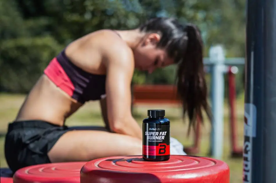 Hacer remo para adelgazar es muy conveniente porque se trata de ejercicio aeróbico que ayuda a quemar calorías.