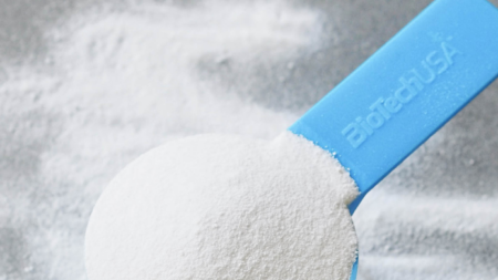 Batido preparado con proteína de suero, aislado o concentrado, ideal para deportistas