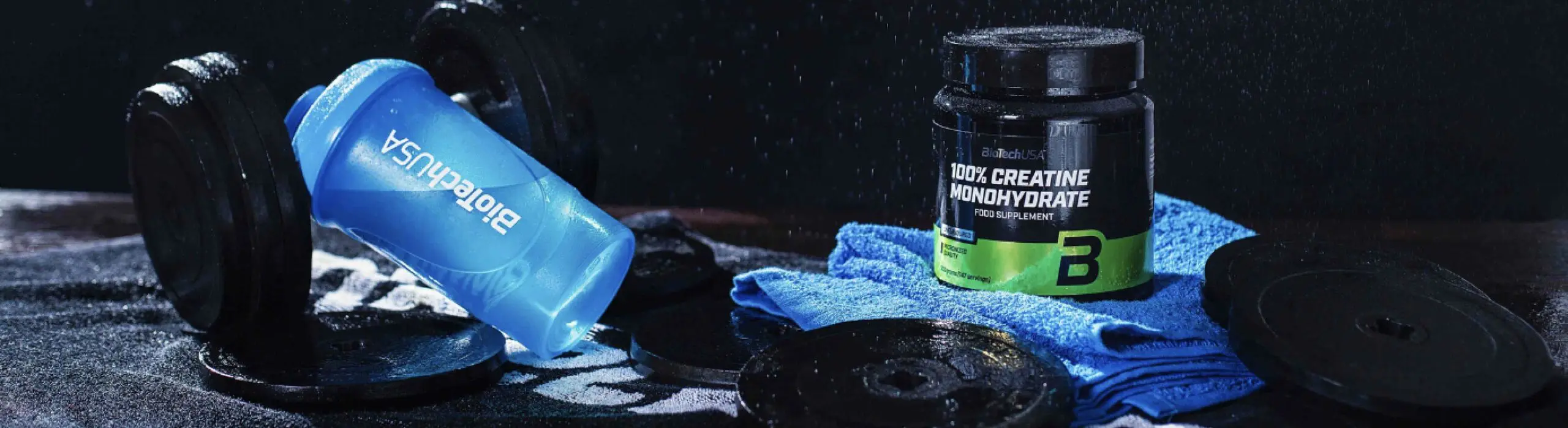 Persona con niveles de colesterol alto tomando creatina